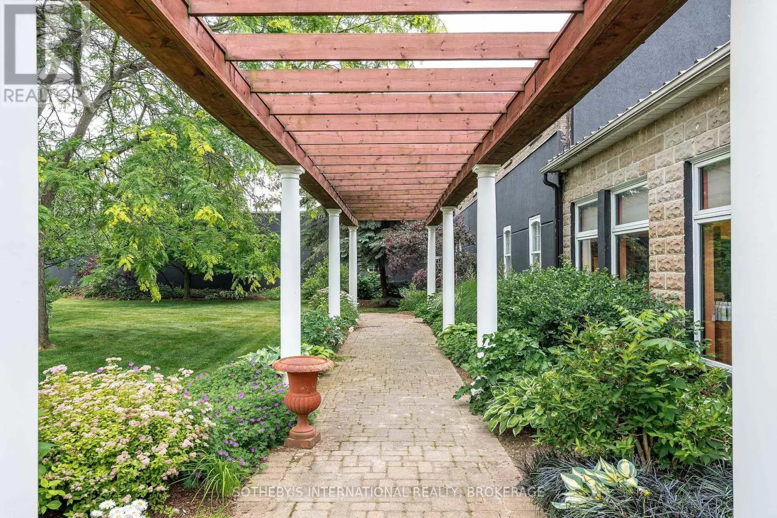 1339 LAKESHORE ROAD