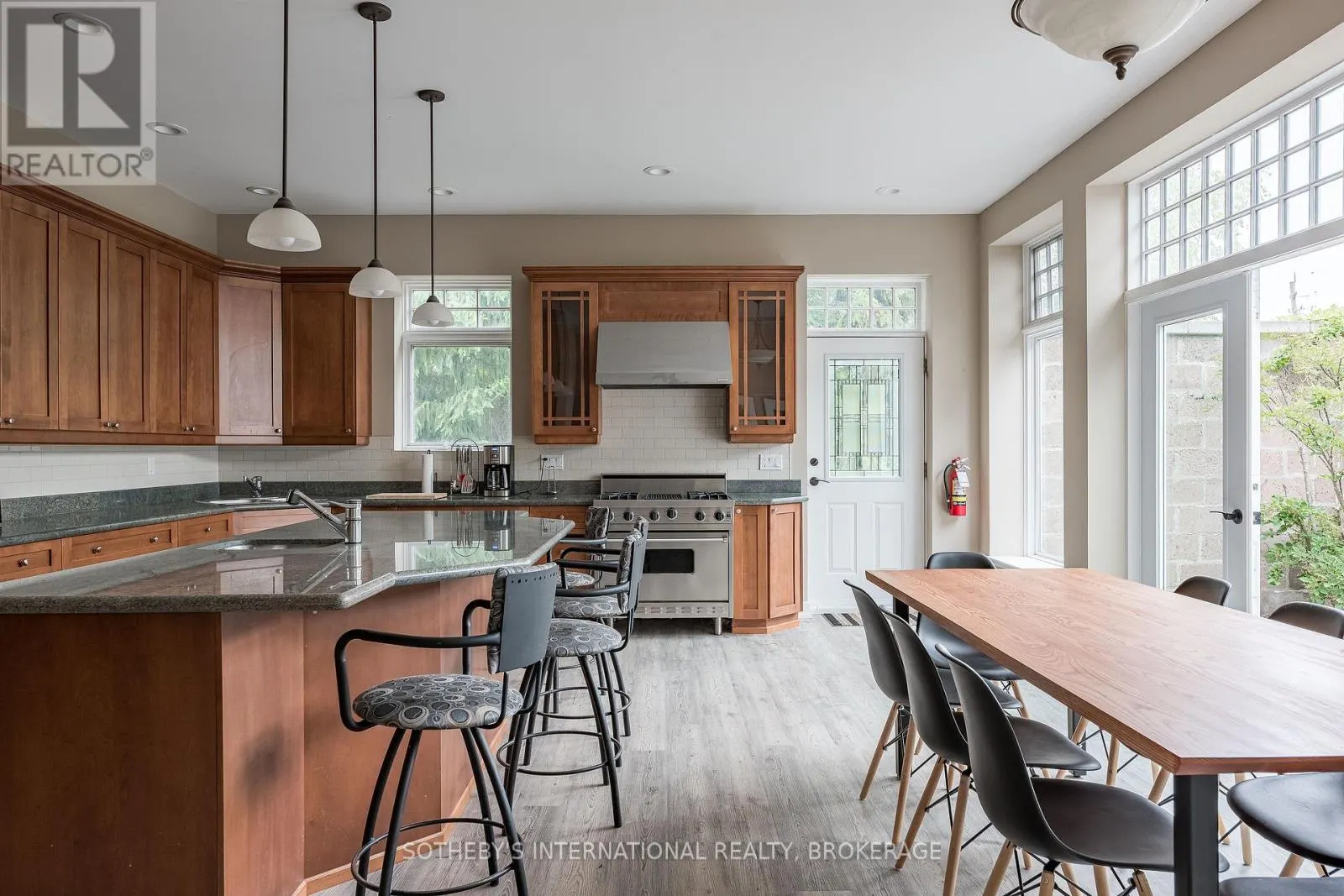 1339 LAKESHORE ROAD