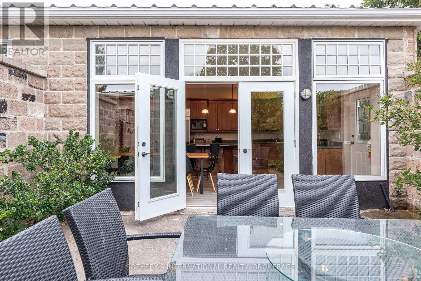 1339 LAKESHORE ROAD