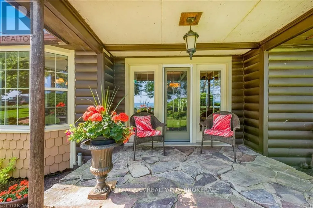 4446 LAKESIDE DRIVE