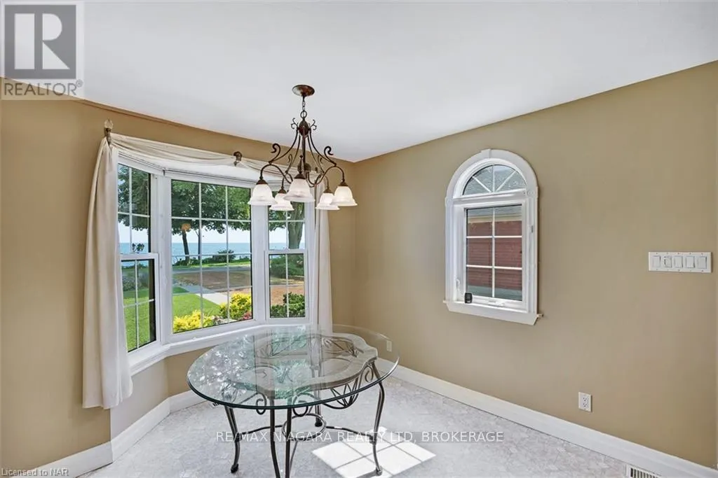 4446 LAKESIDE DRIVE