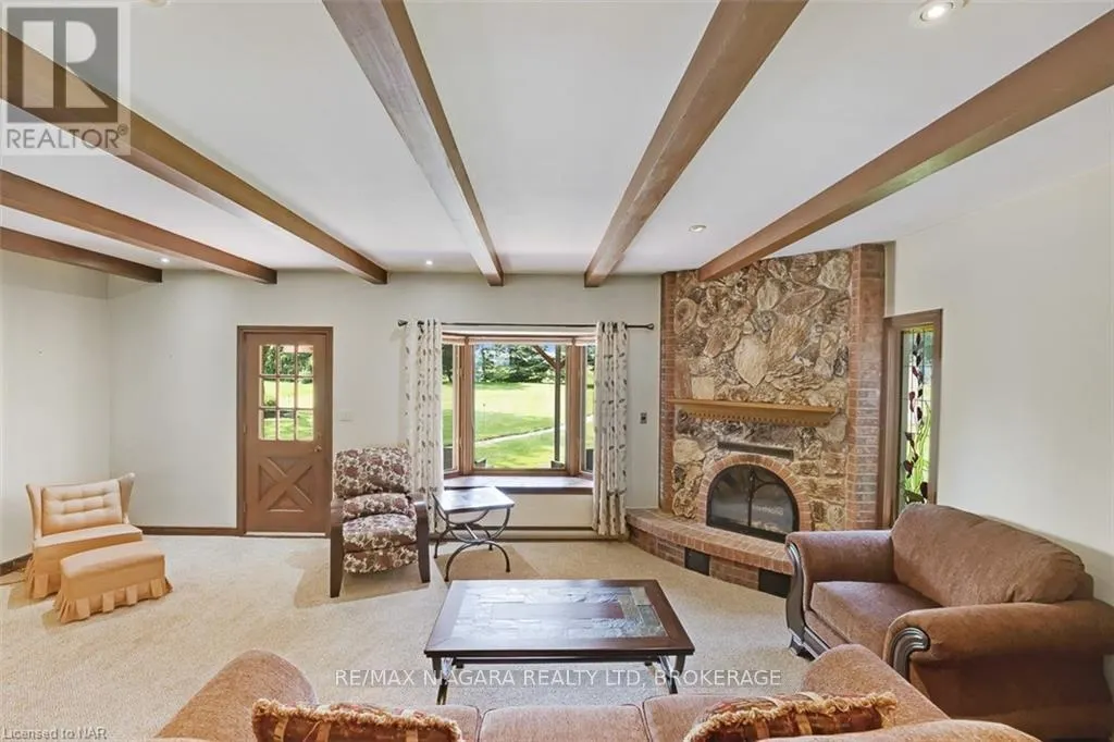4446 LAKESIDE DRIVE