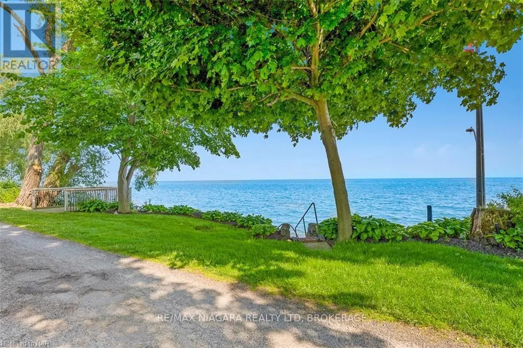 4446 LAKESIDE DRIVE