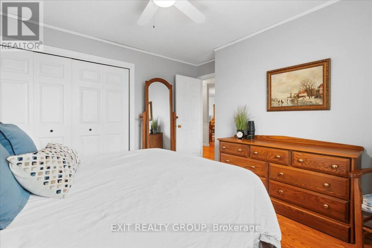 41 FARADAY GARDENS