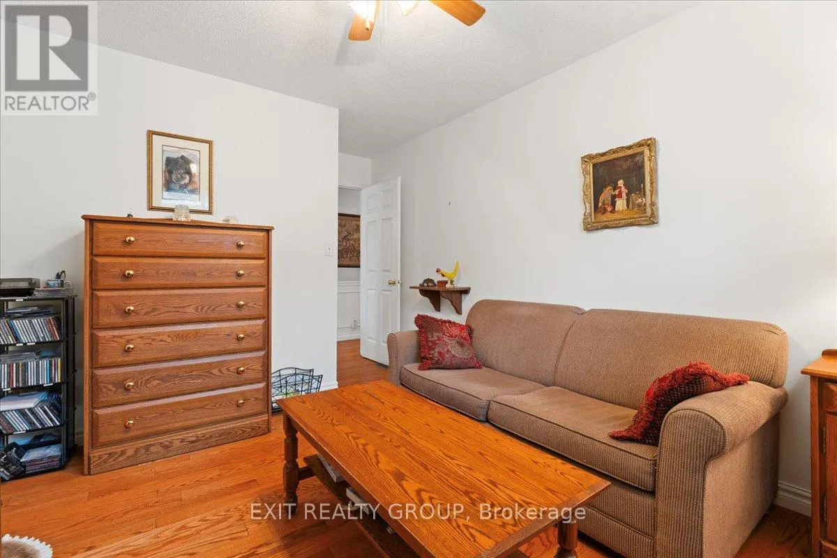 41 FARADAY GARDENS