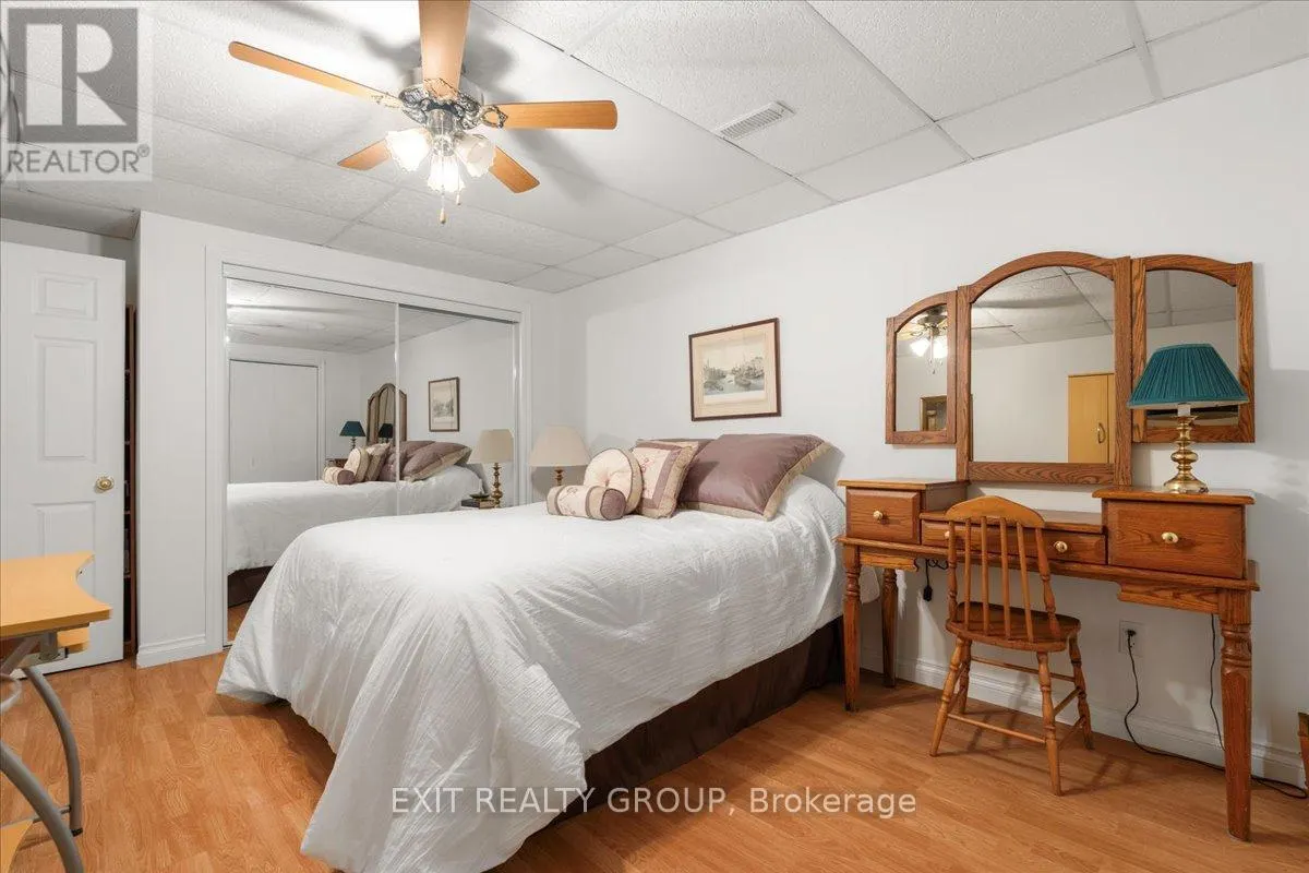41 FARADAY GARDENS