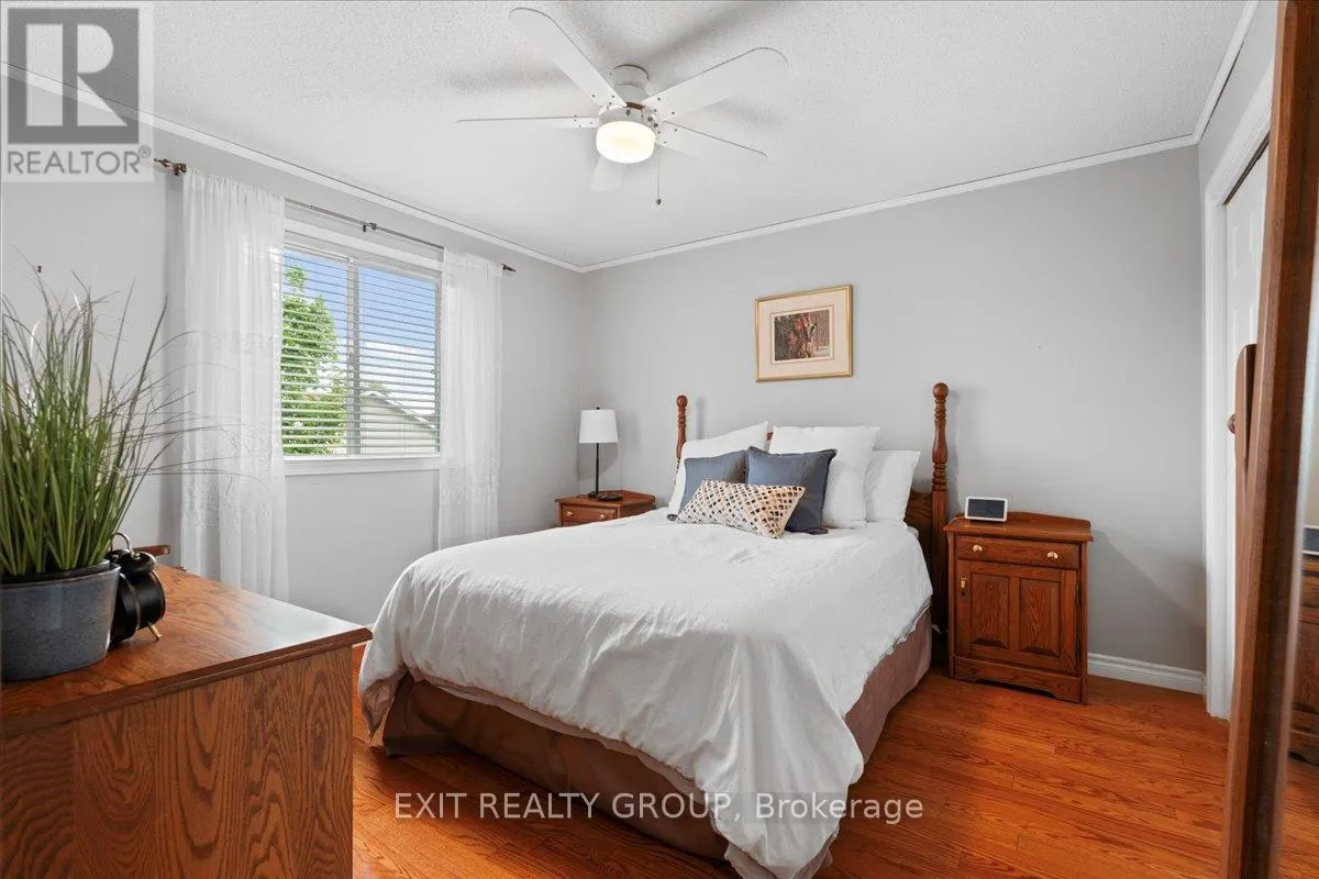 41 FARADAY GARDENS