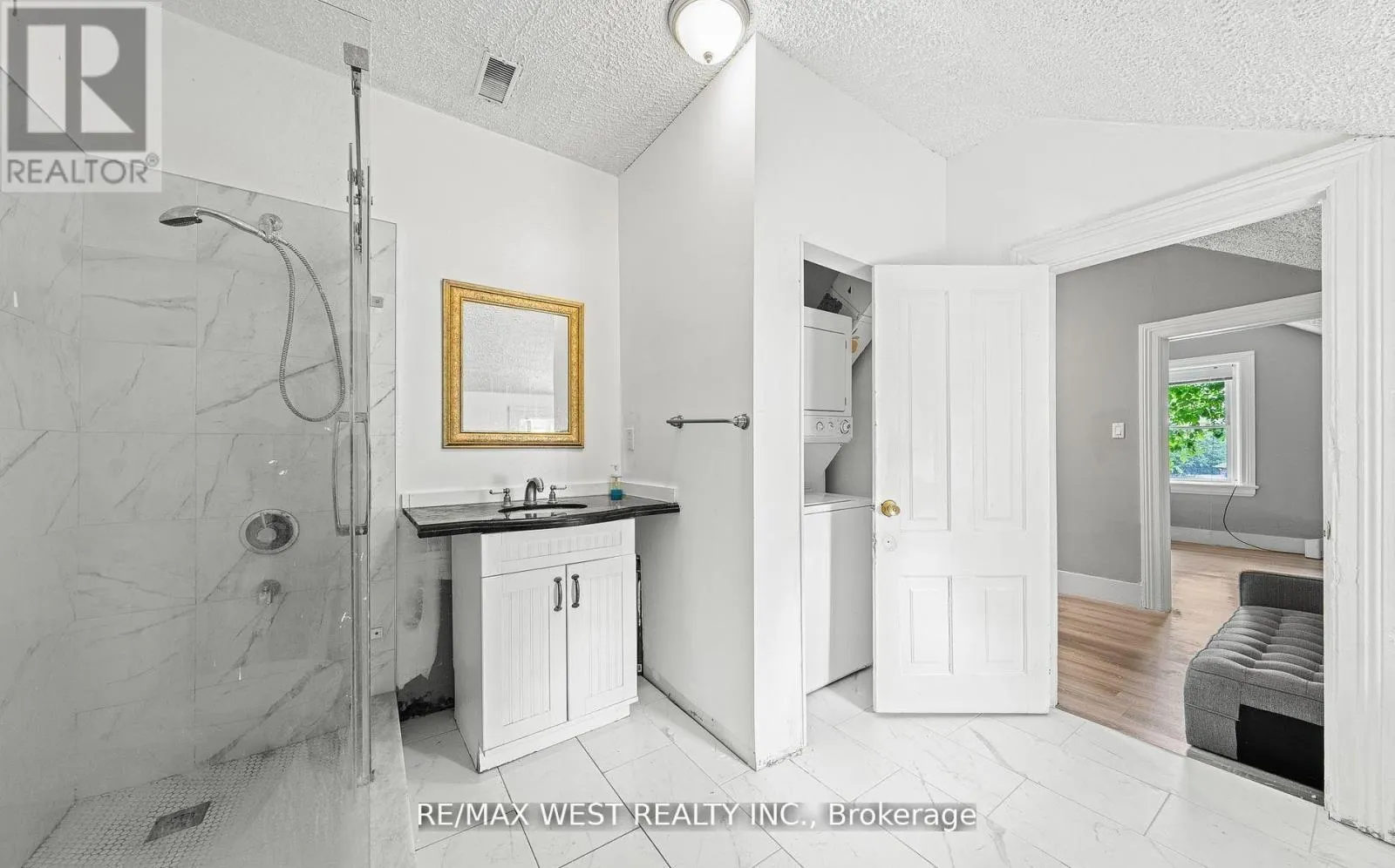 58 BROOK STREET E