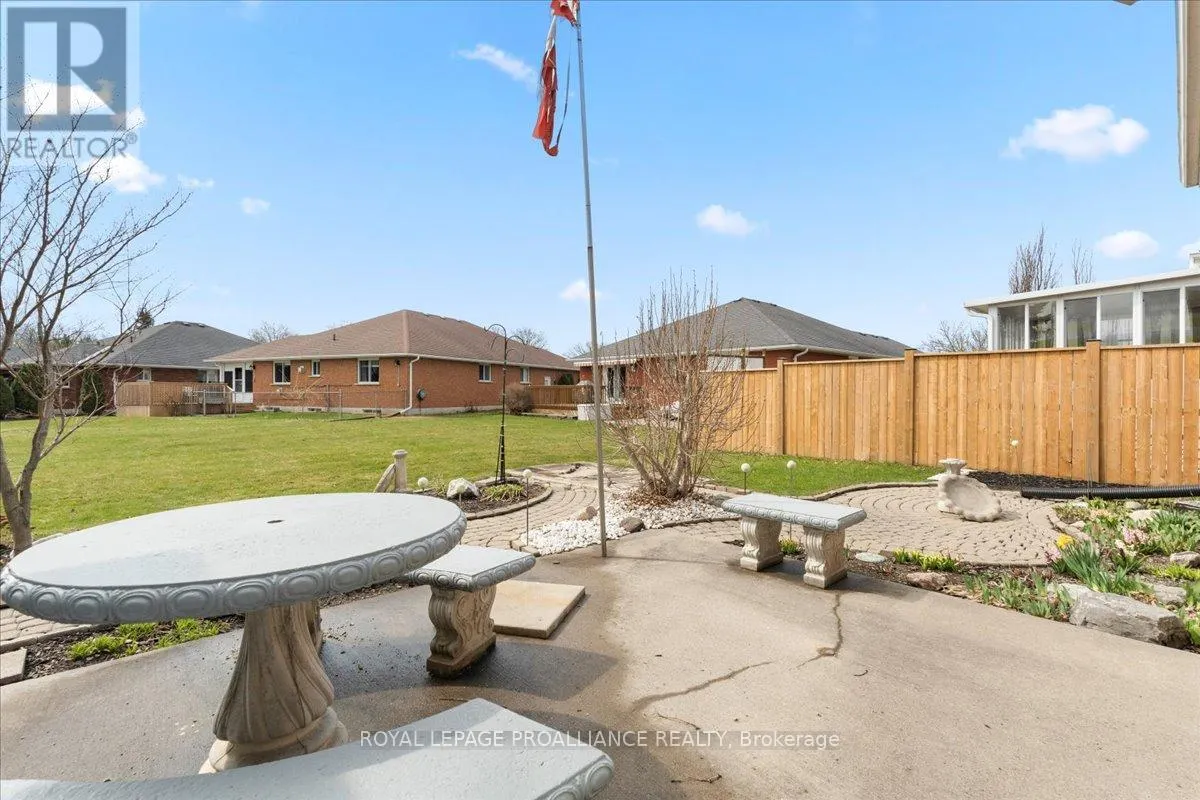 13 HICKORY GROVE