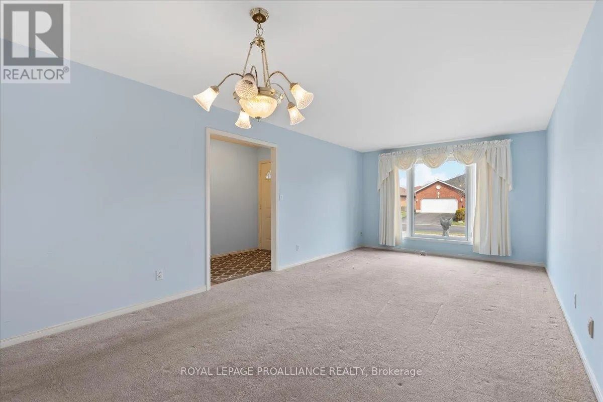 13 HICKORY GROVE