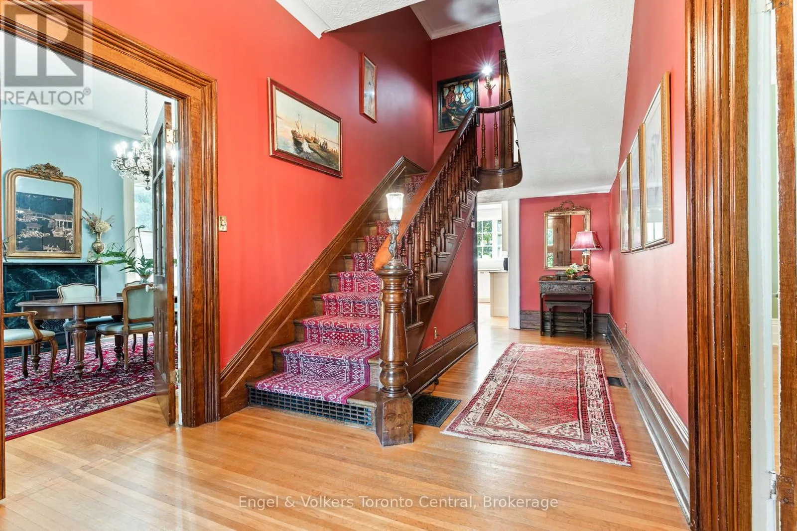 1050 4TH AVENUE W