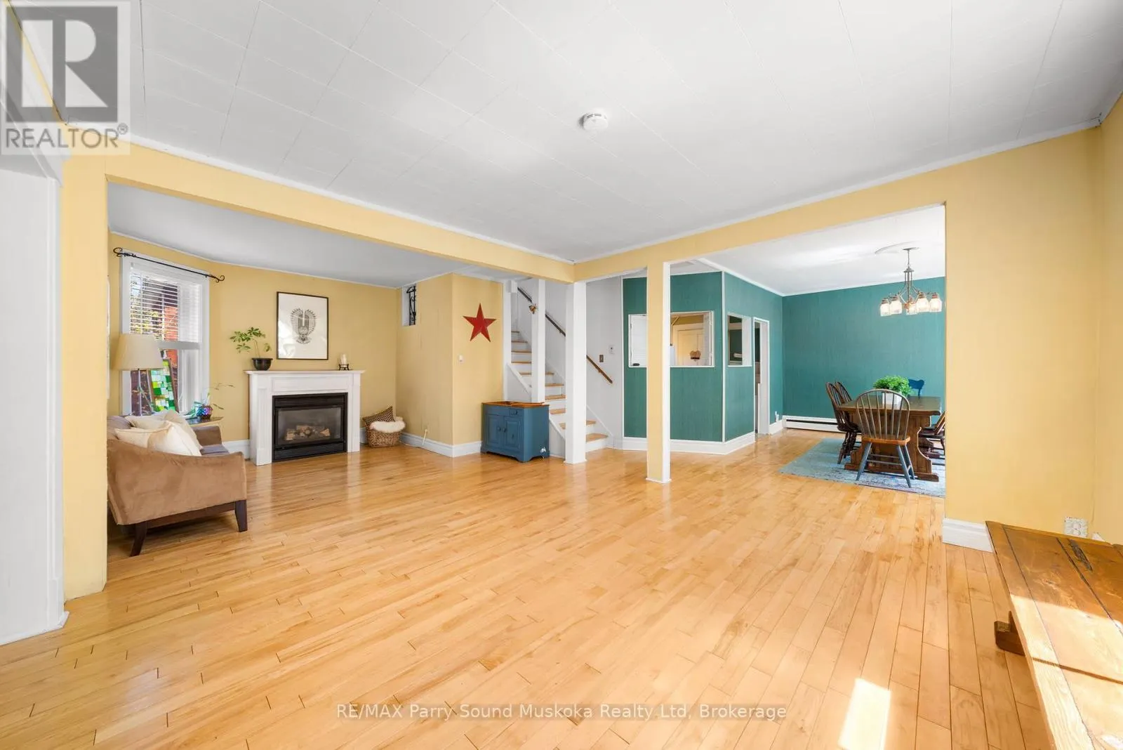 17 WAUBEEK STREET