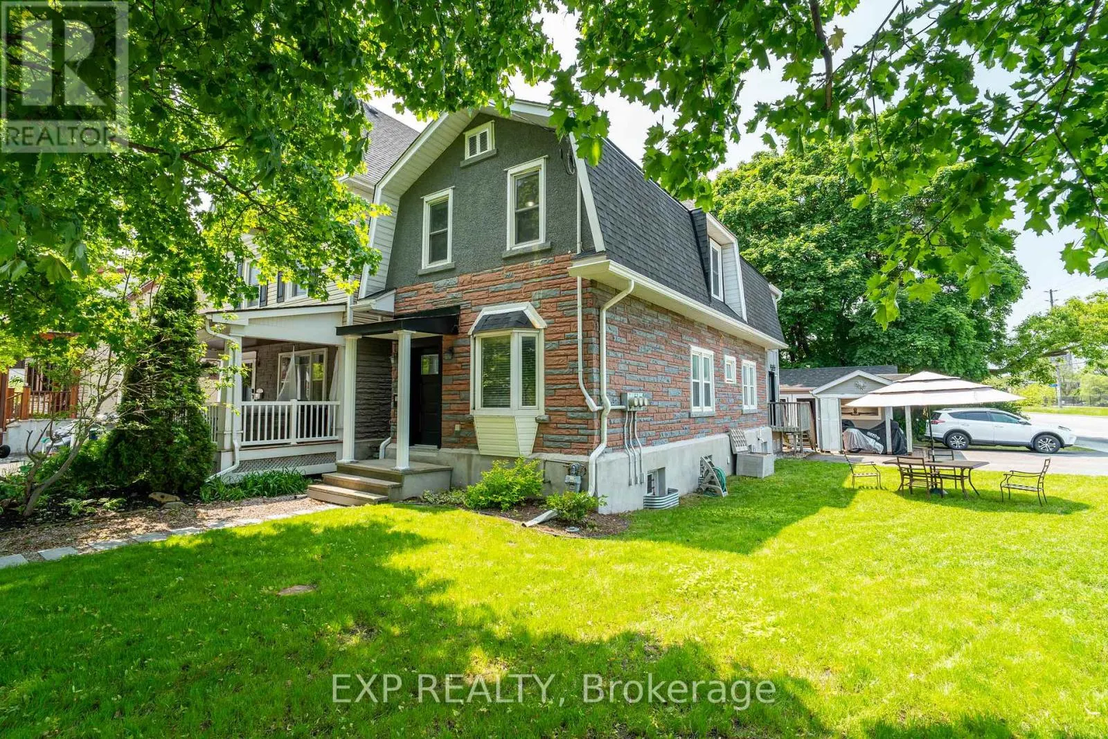 12 ROSS AVENUE