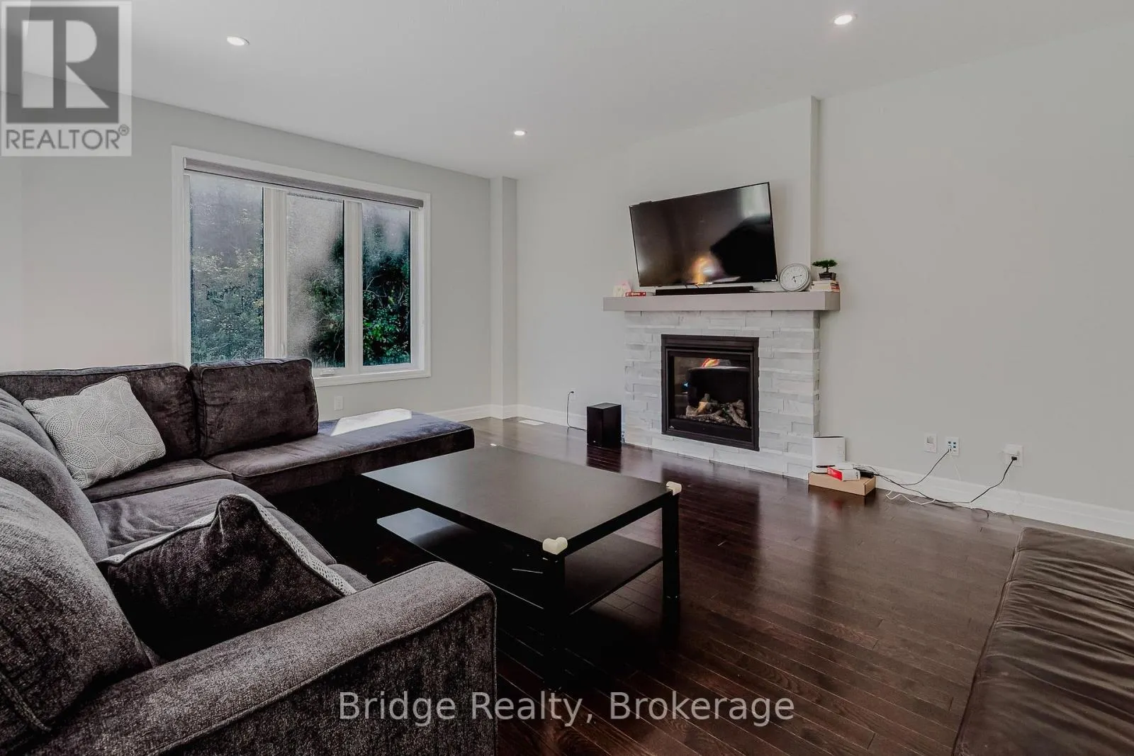 133 BIRDIE COURT E
