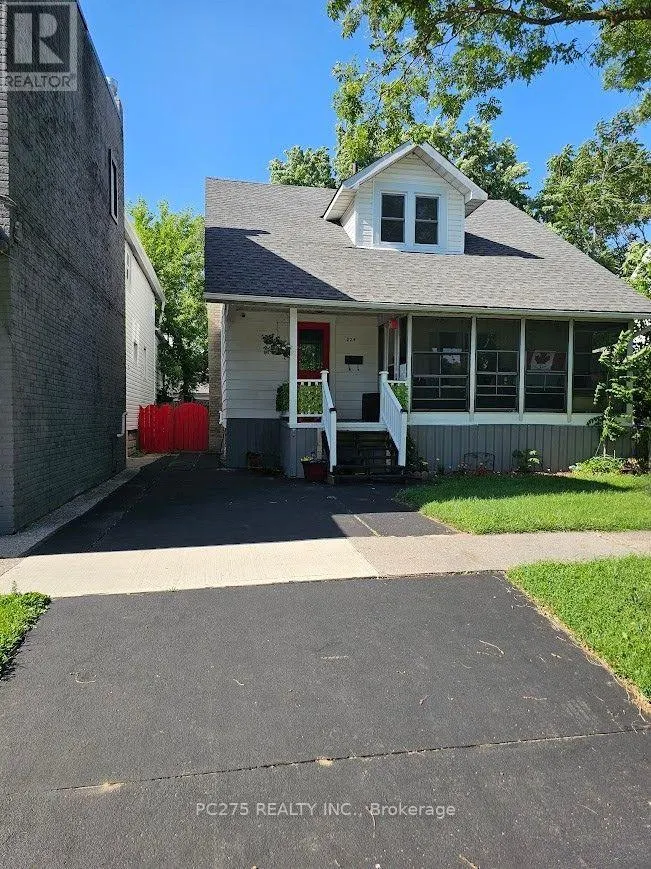 224 MAXWELL STREET