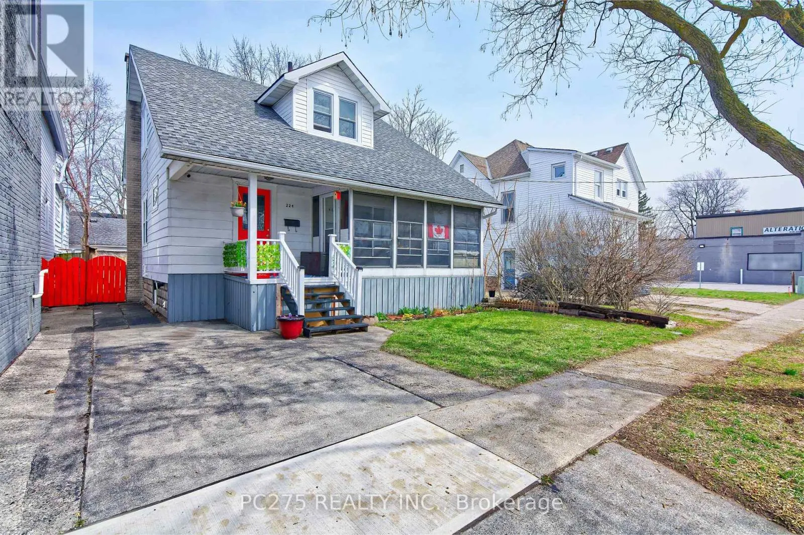 224 MAXWELL STREET