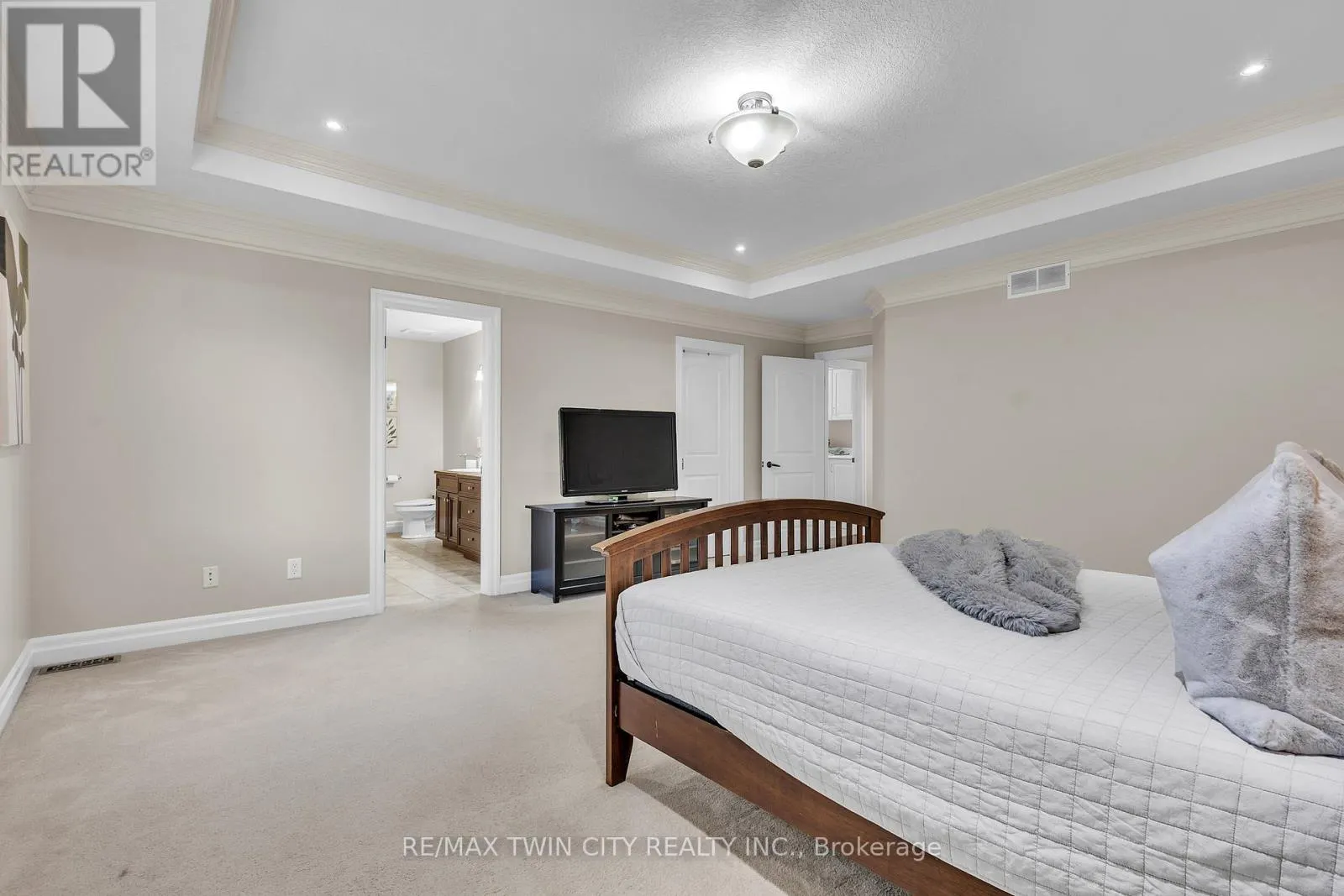 224 PAIGE PLACE
