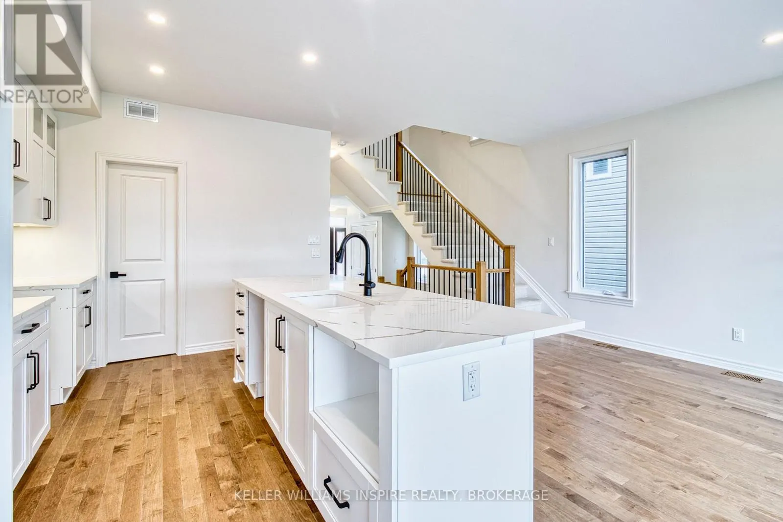 446 BUCKTHORN DRIVE