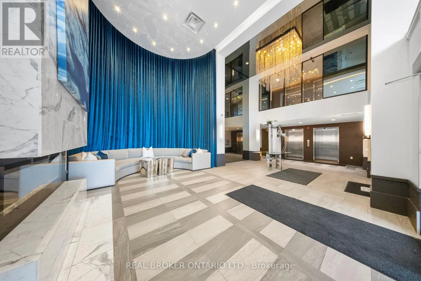 110 - 10 CONCORD PLACE W
