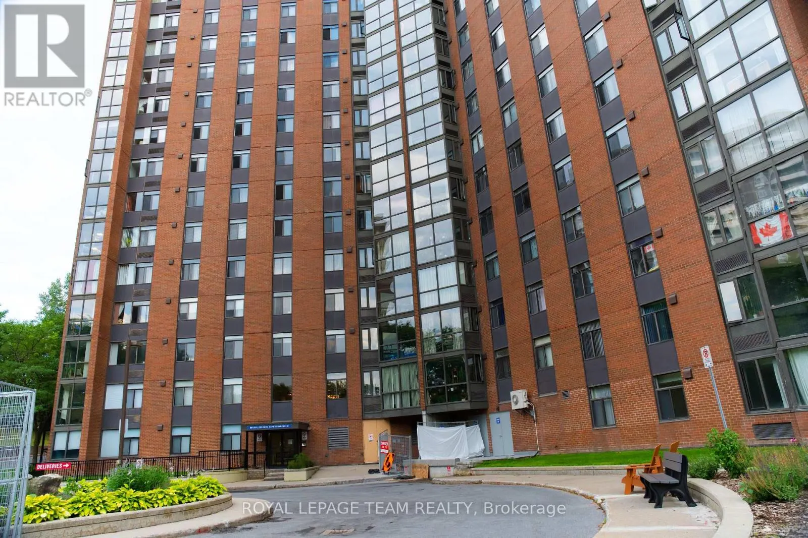 1516 - 2871 RICHMOND ROAD