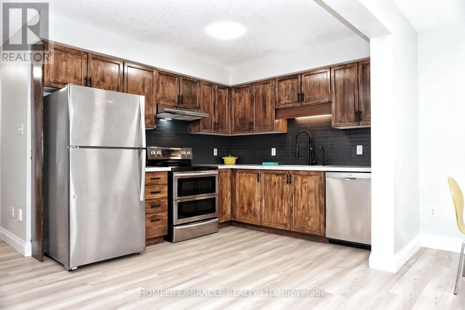 470 ANNAPOLIS COURT