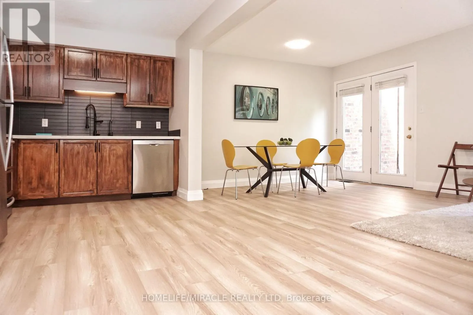 470 ANNAPOLIS COURT