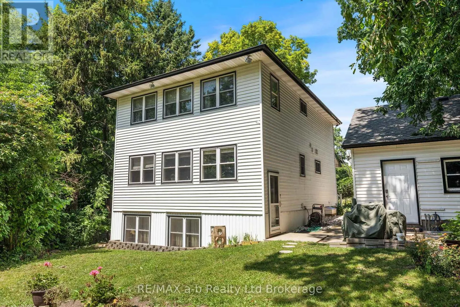 330 SPENCER STREET