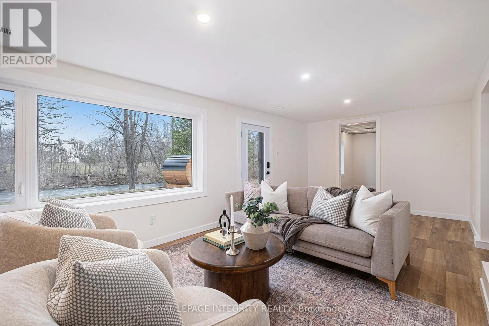 17 LOCKVIEW ROAD
