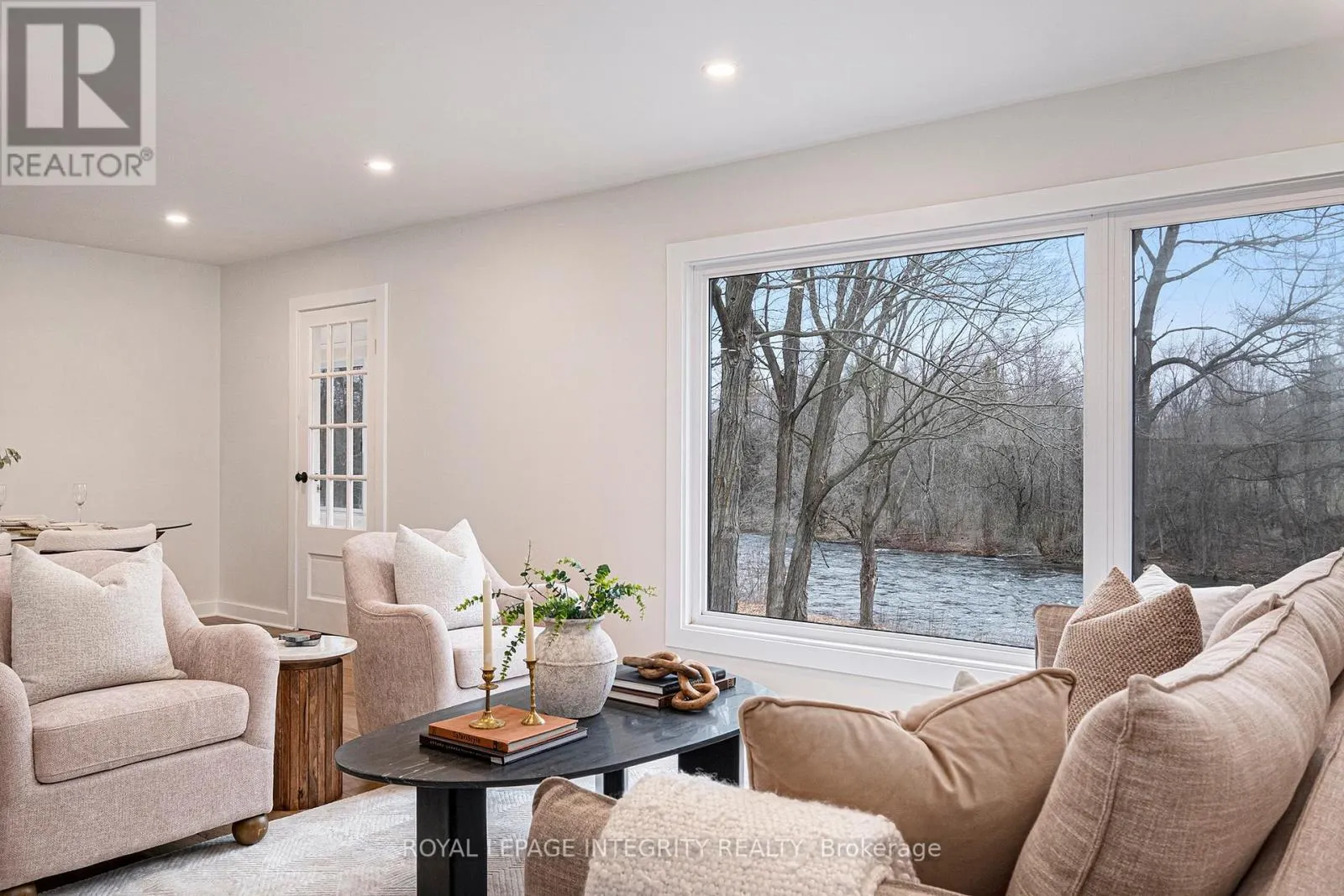 17 LOCKVIEW ROAD