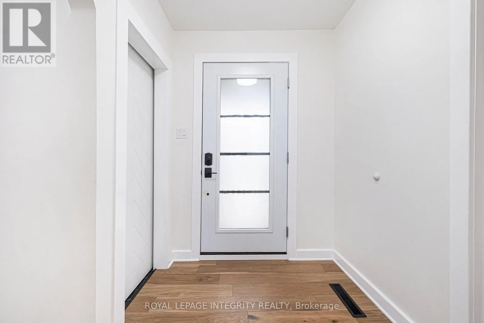17 LOCKVIEW ROAD