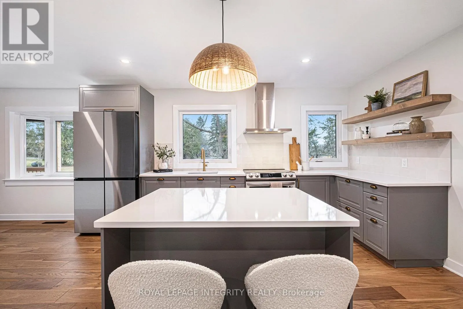 17 LOCKVIEW ROAD