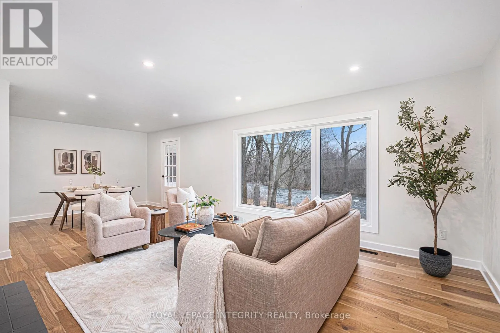 17 LOCKVIEW ROAD