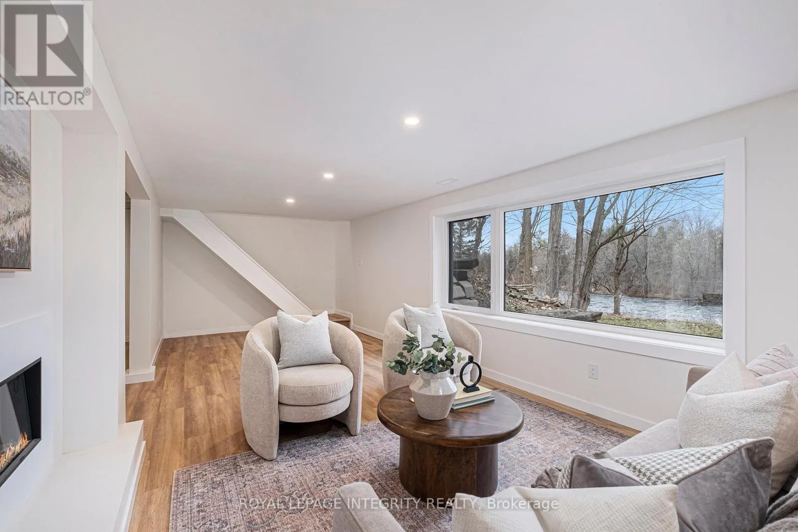 17 LOCKVIEW ROAD