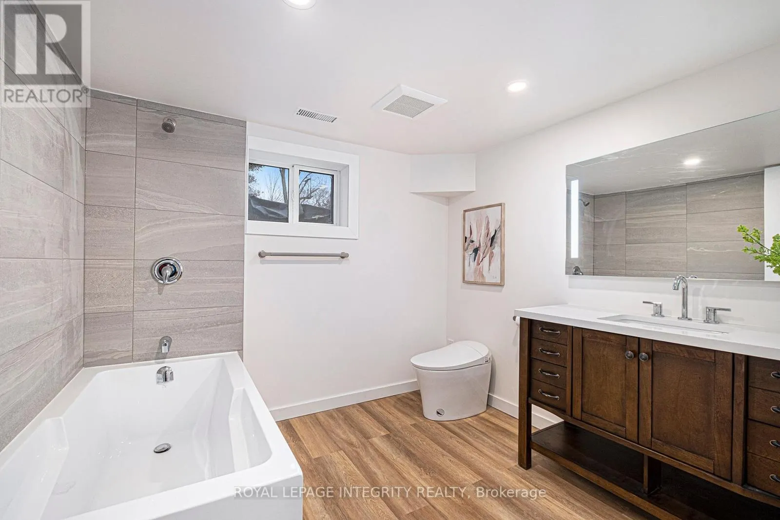 17 LOCKVIEW ROAD