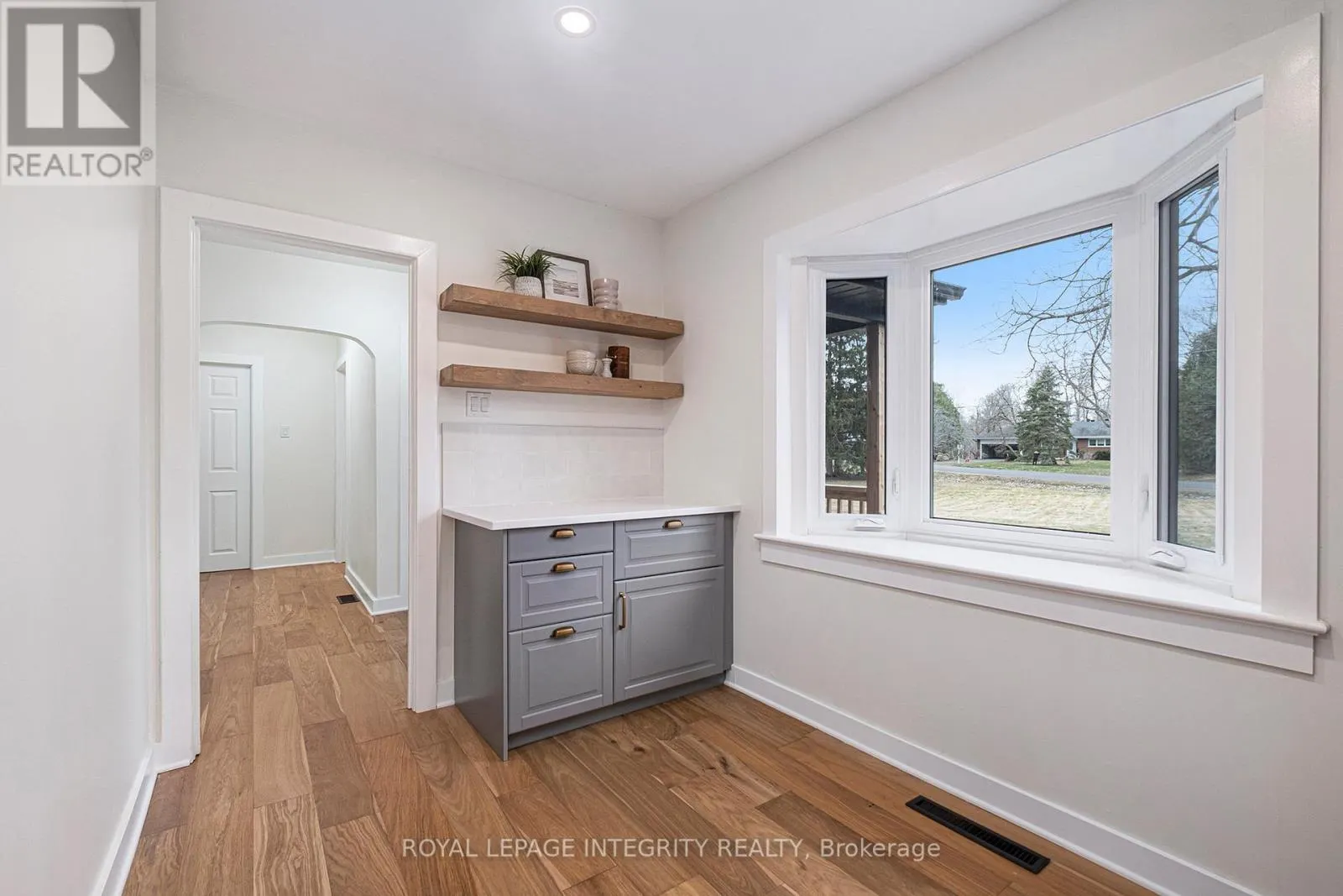 17 LOCKVIEW ROAD
