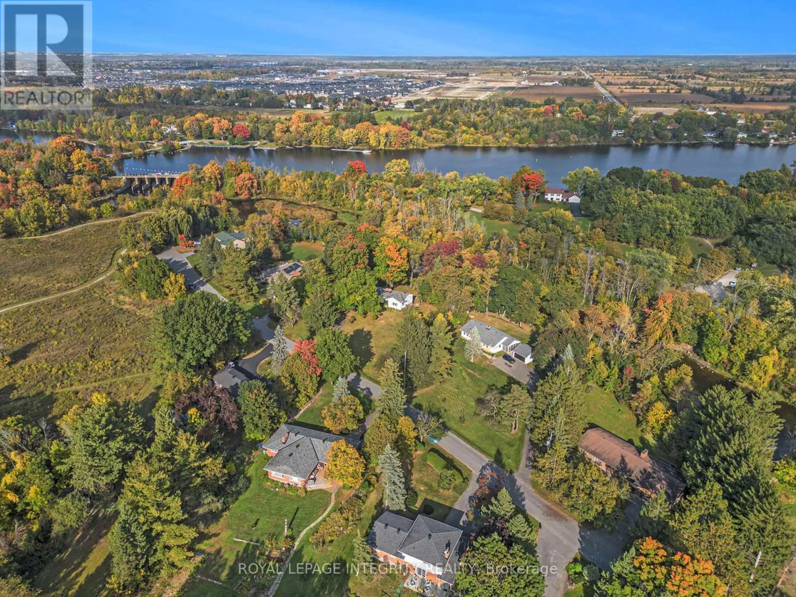 17 LOCKVIEW ROAD
