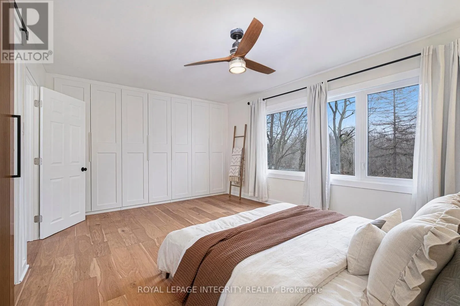 17 LOCKVIEW ROAD