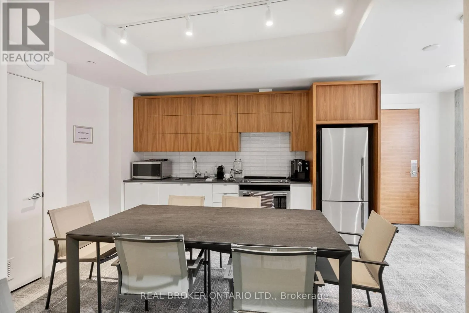 307 - 135 BARRETTE STREET