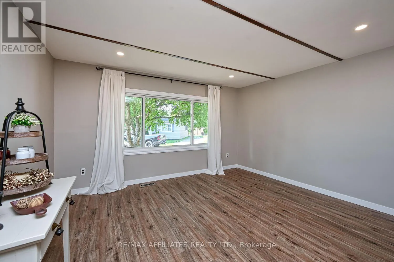 18 CASSELL LANE