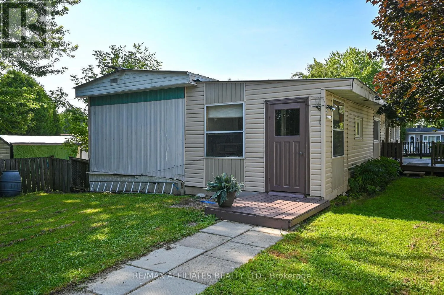 18 CASSELL LANE