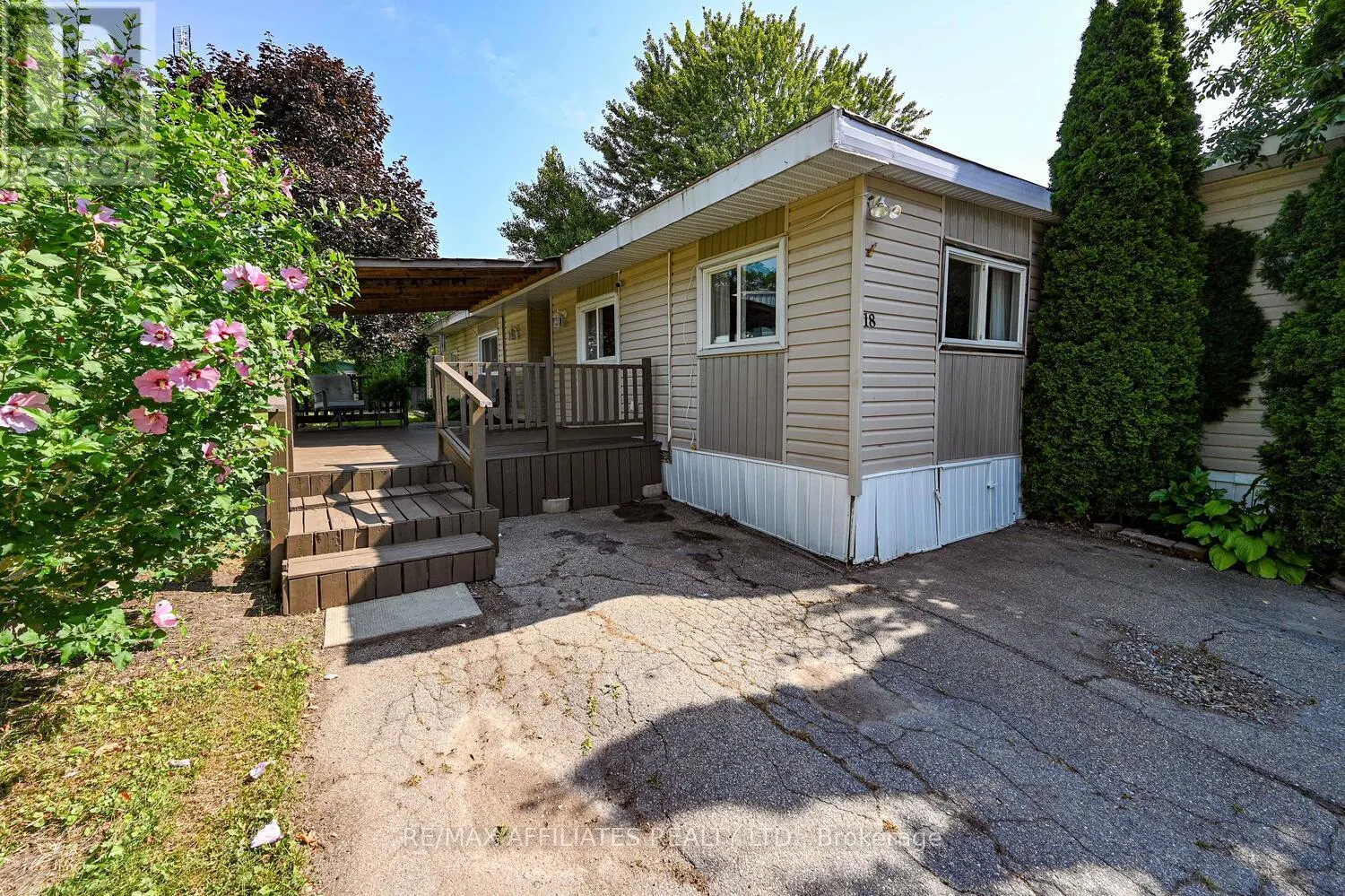 18 CASSELL LANE