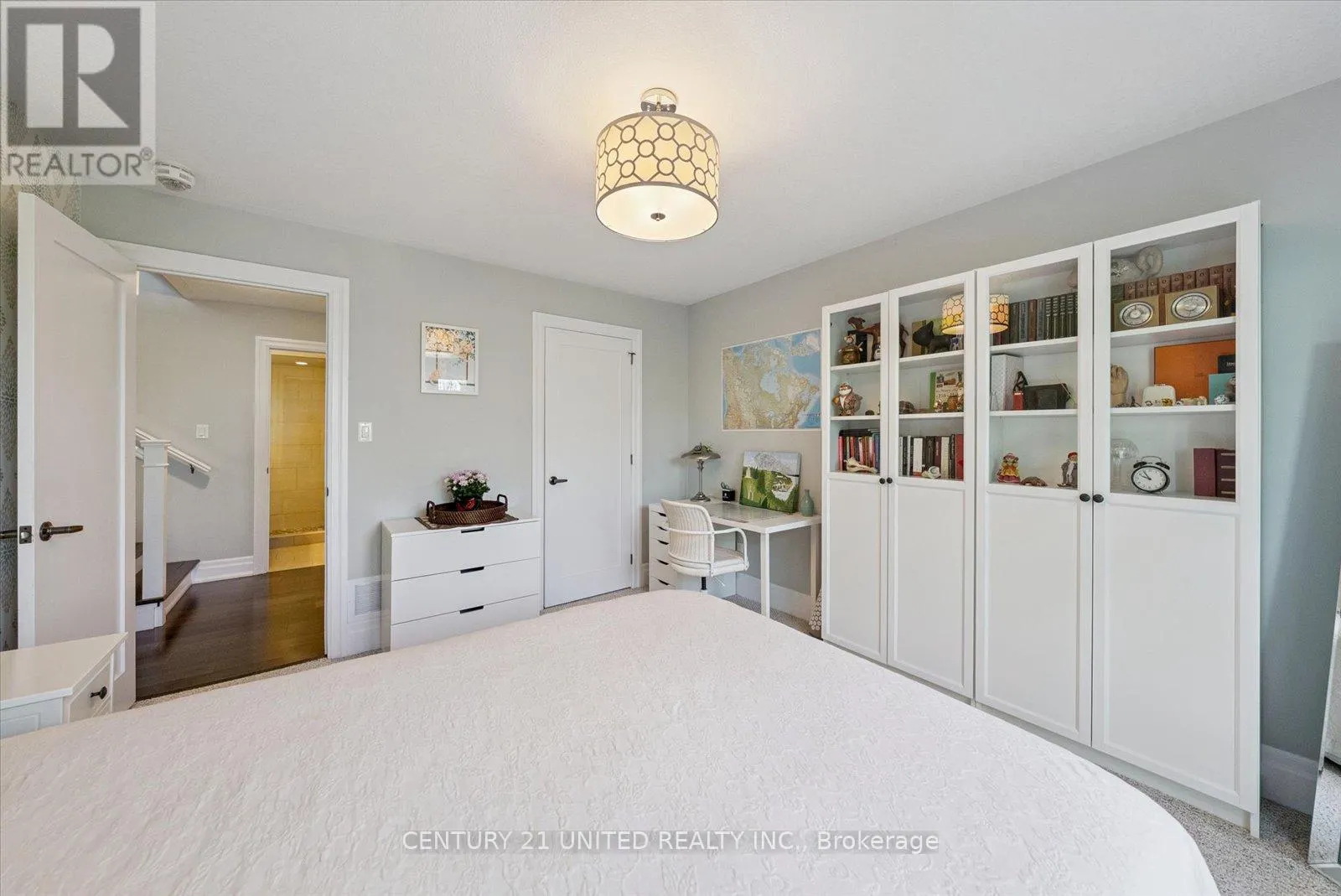 155 - 301 CARNEGIE AVENUE, #155