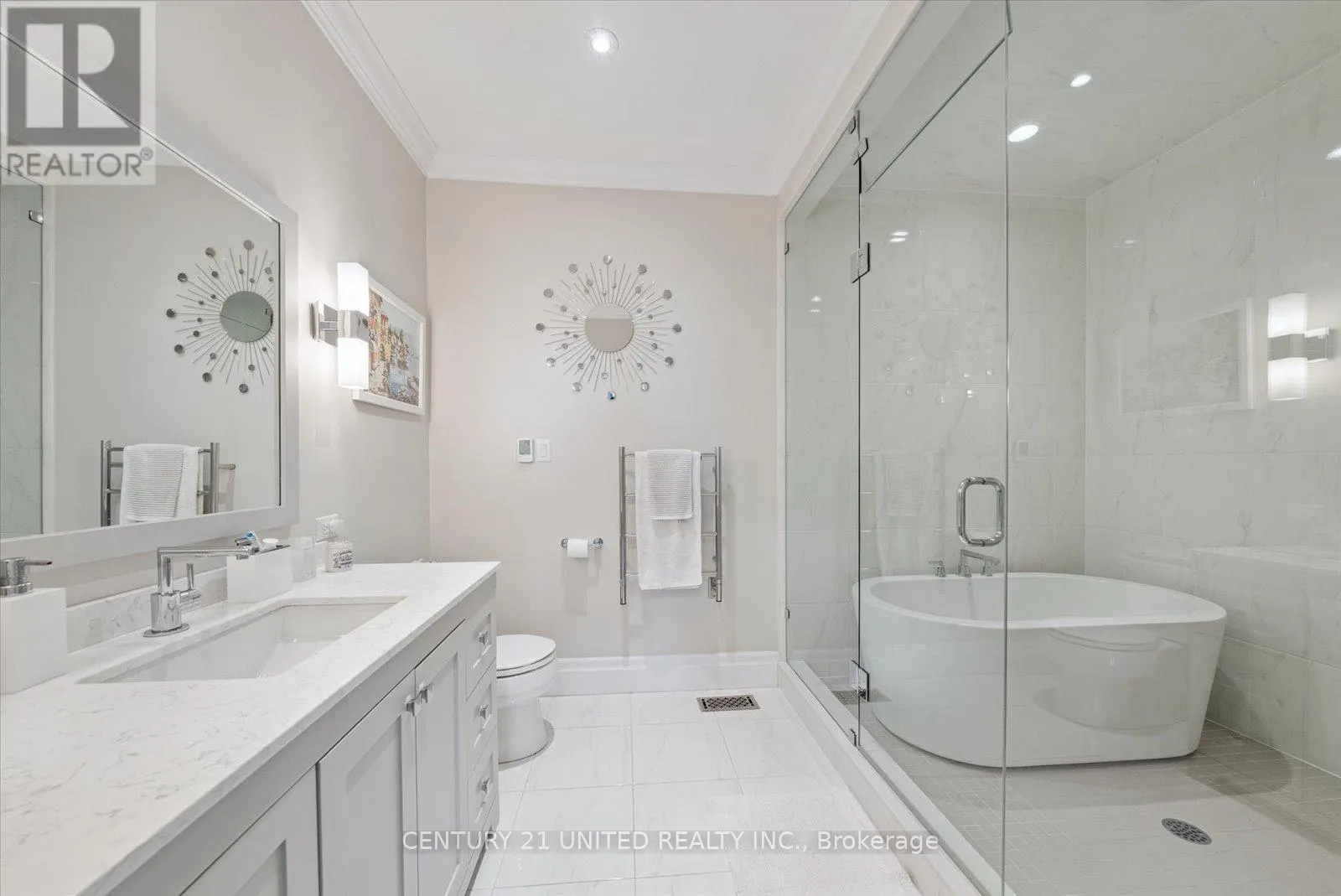 155 - 301 CARNEGIE AVENUE, #155