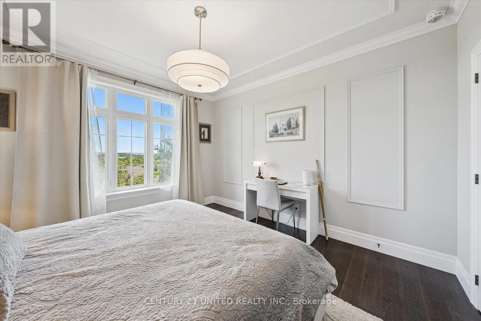 155 - 301 CARNEGIE AVENUE, #155