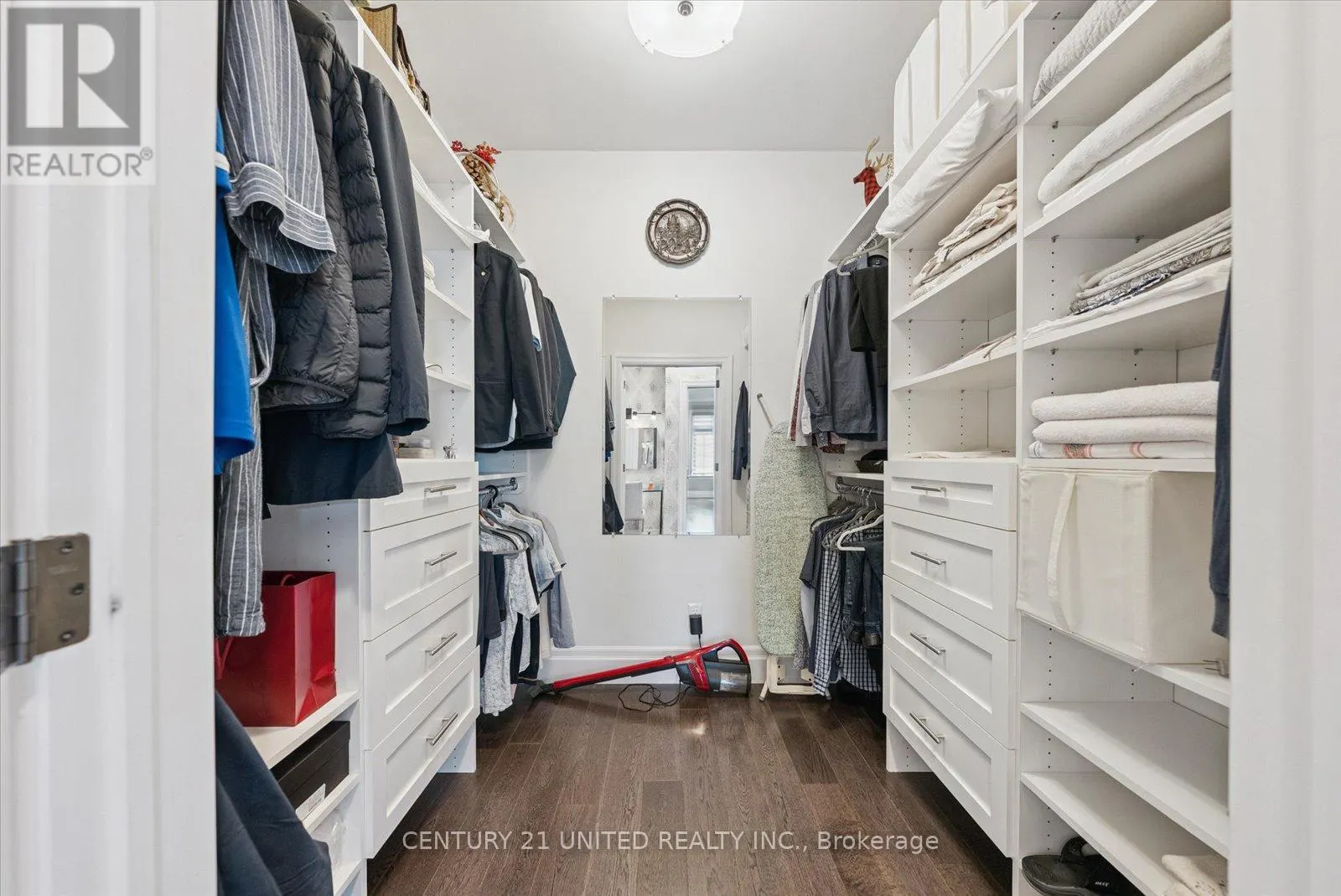 155 - 301 CARNEGIE AVENUE, #155