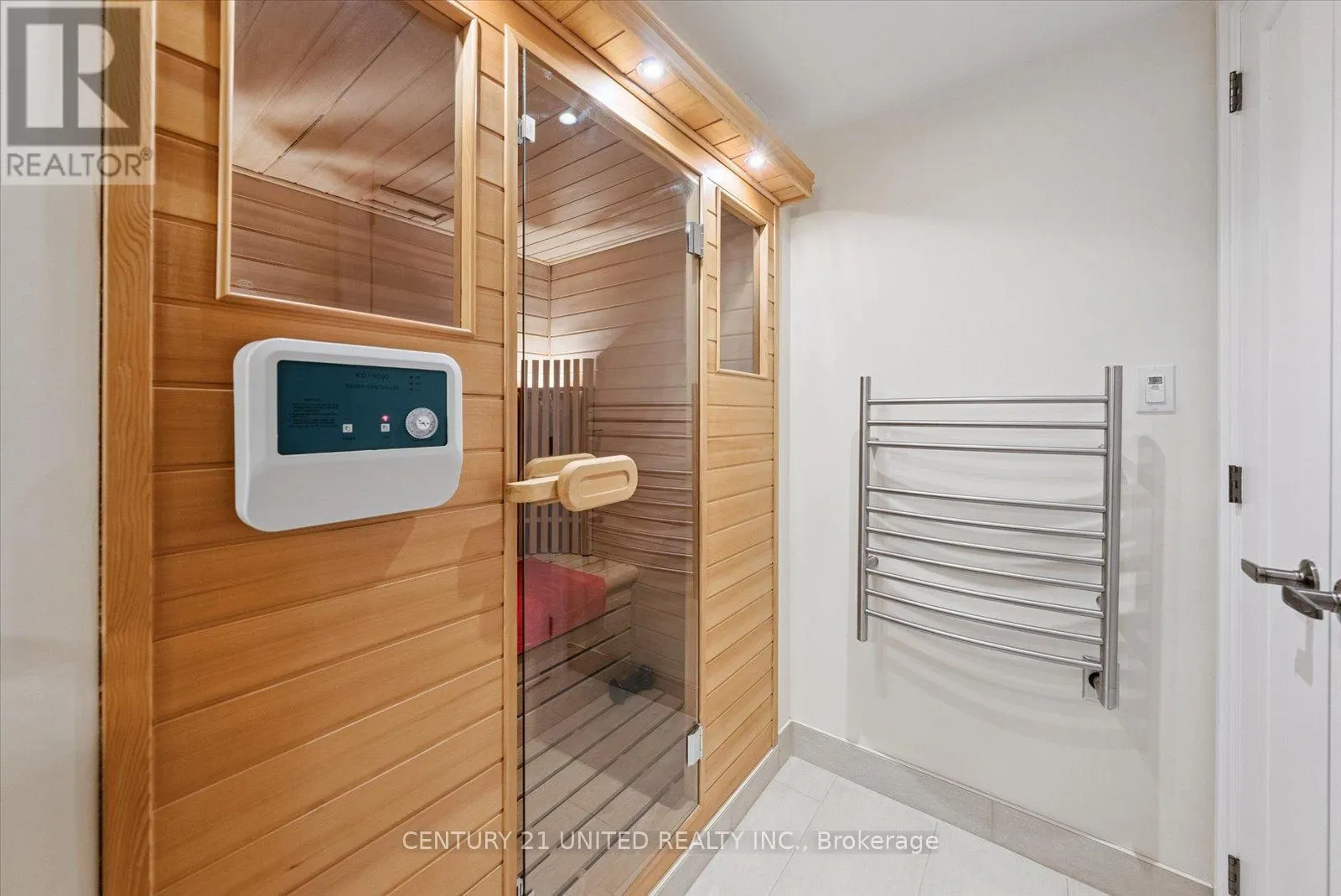 155 - 301 CARNEGIE AVENUE, #155