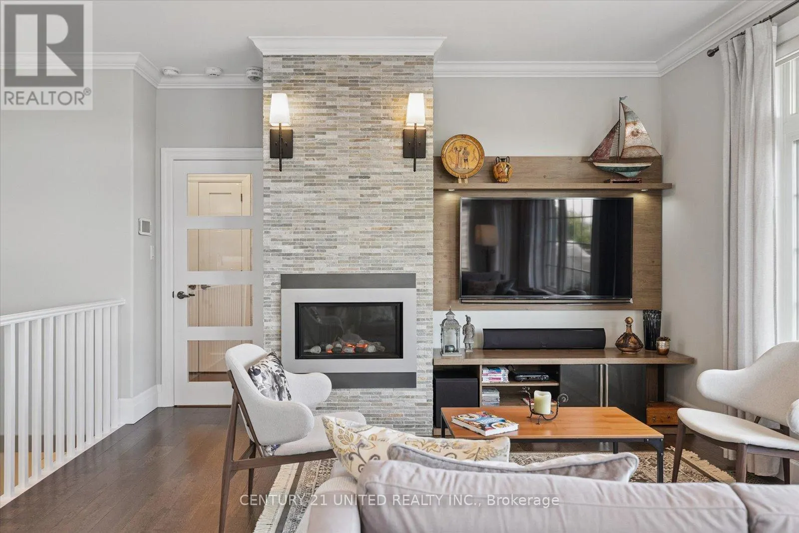 155 - 301 CARNEGIE AVENUE, #155