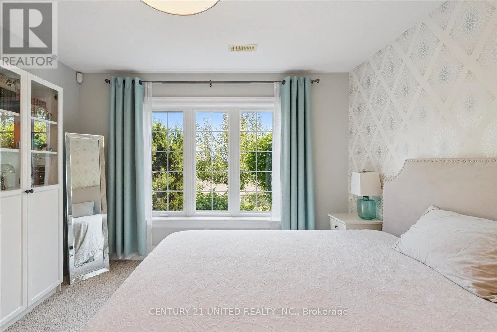 155 - 301 CARNEGIE AVENUE, #155