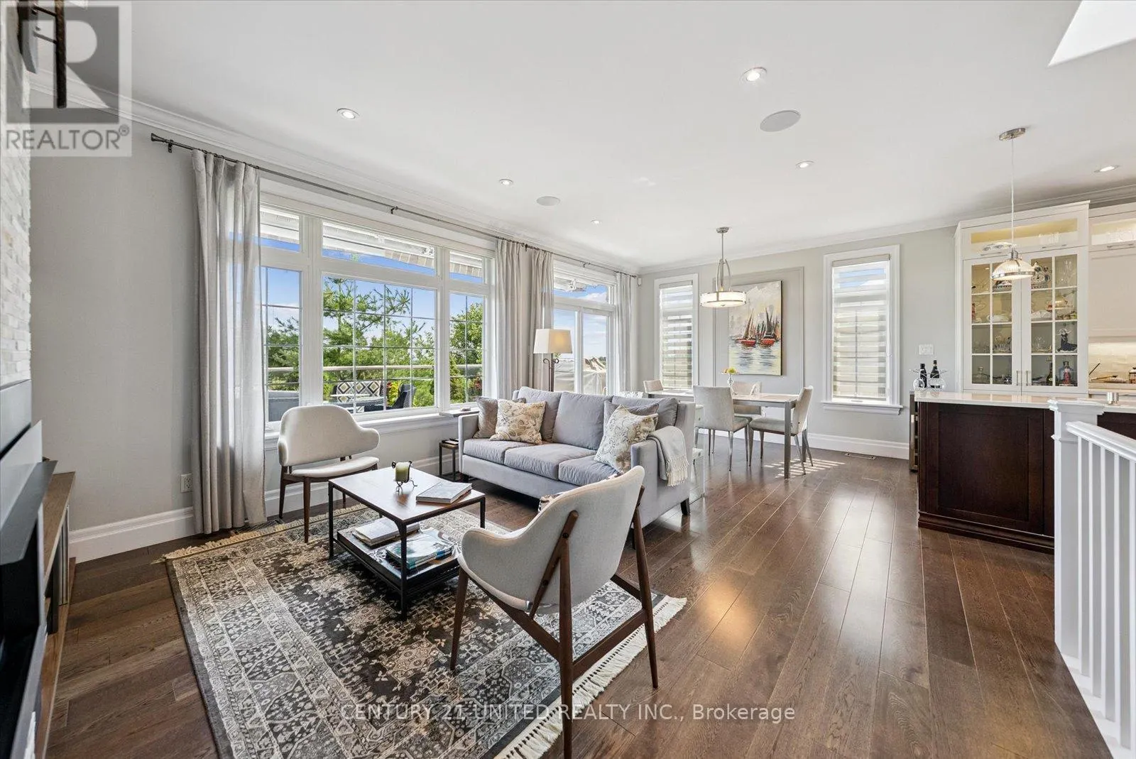 155 - 301 CARNEGIE AVENUE, #155