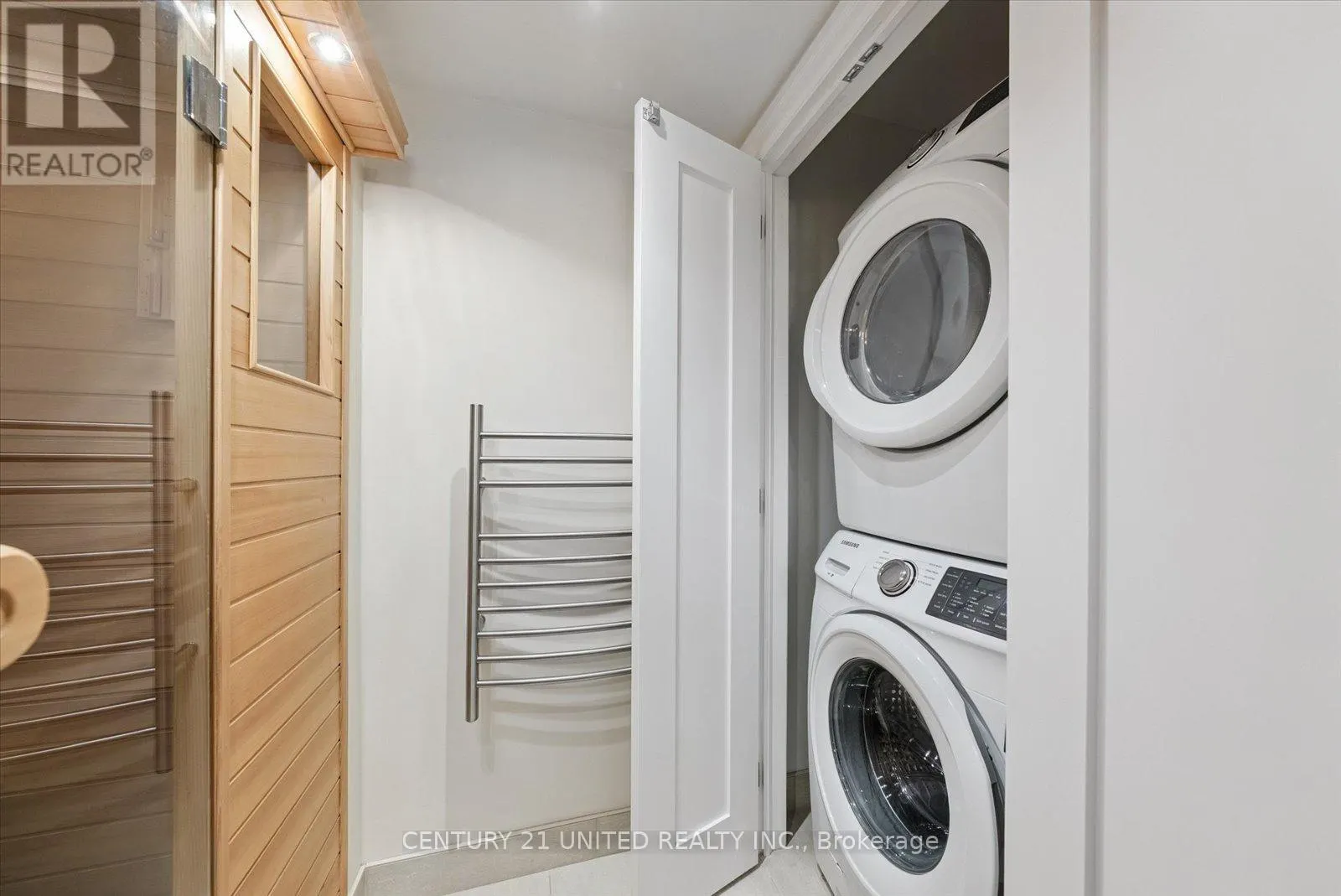 155 - 301 CARNEGIE AVENUE, #155